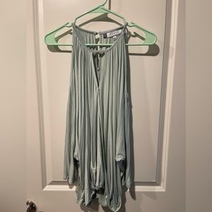 Jennifer Lopez light green top